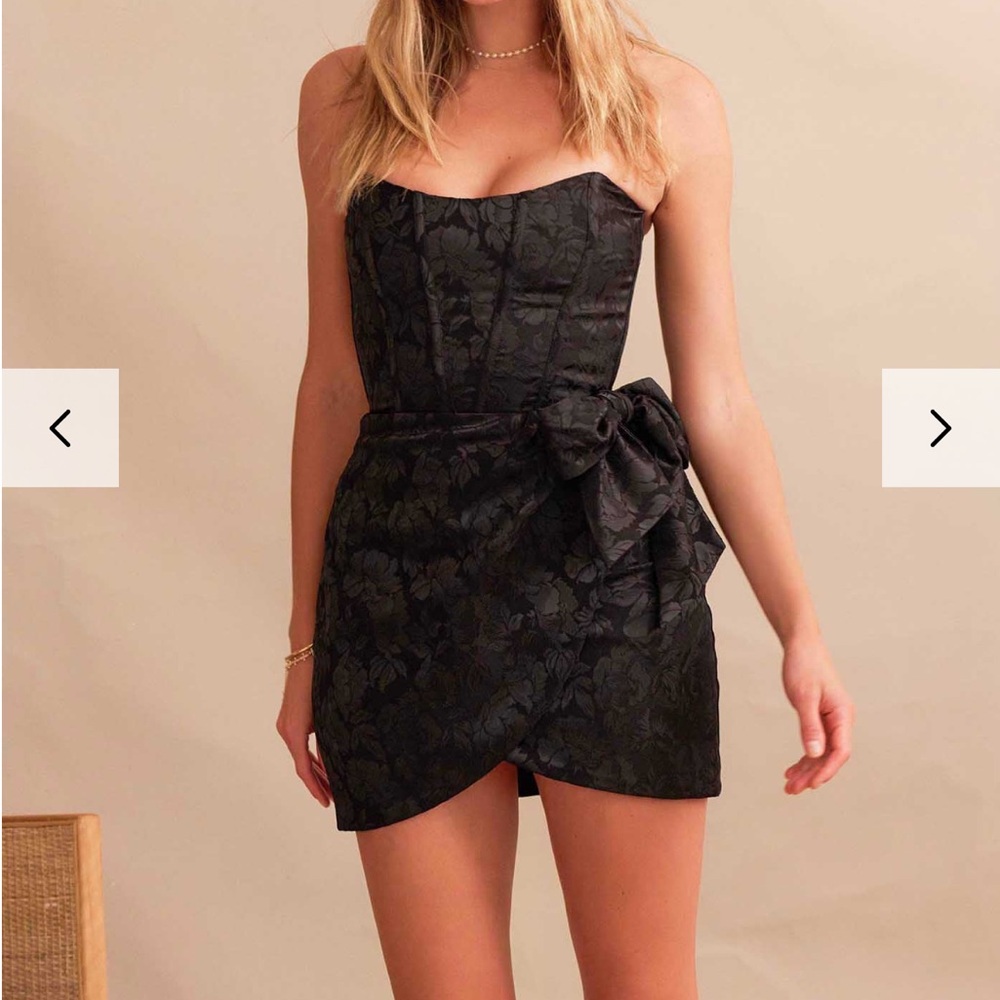 V.Chapman Nasturtium dress in black size 2